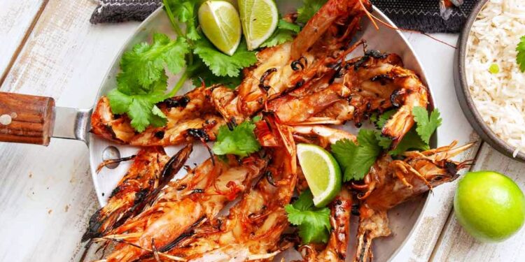 Camarão tigre grelhado com molho de manteiga