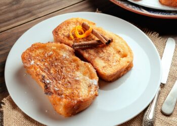 Fatias douradas no forno à moda antiga