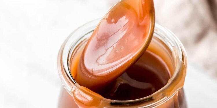 Molho de caramelo salgado fácil