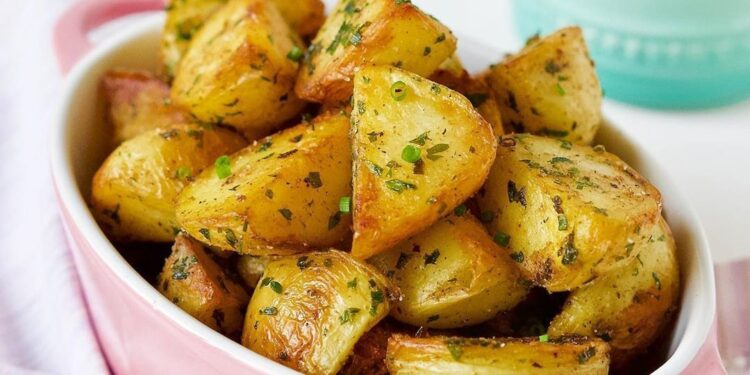 Batatas coradas na frigideira