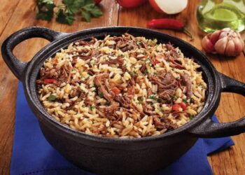 Arroz de carnes simples e rápido