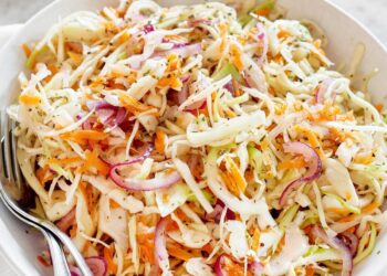 Salada de couve e cenoura