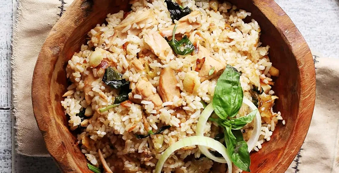 Arroz frito com atum