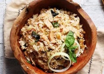 Arroz frito com atum