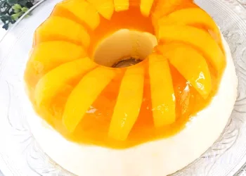 Sobremesa fresca de gelatina com natas