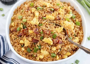Arroz cantonês simples e rápido