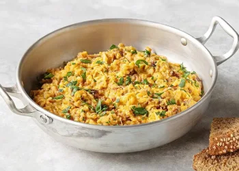 Ovos mexidos com farinheira