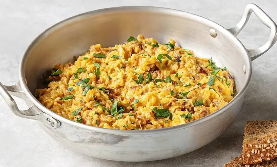 Ovos mexidos com farinheira