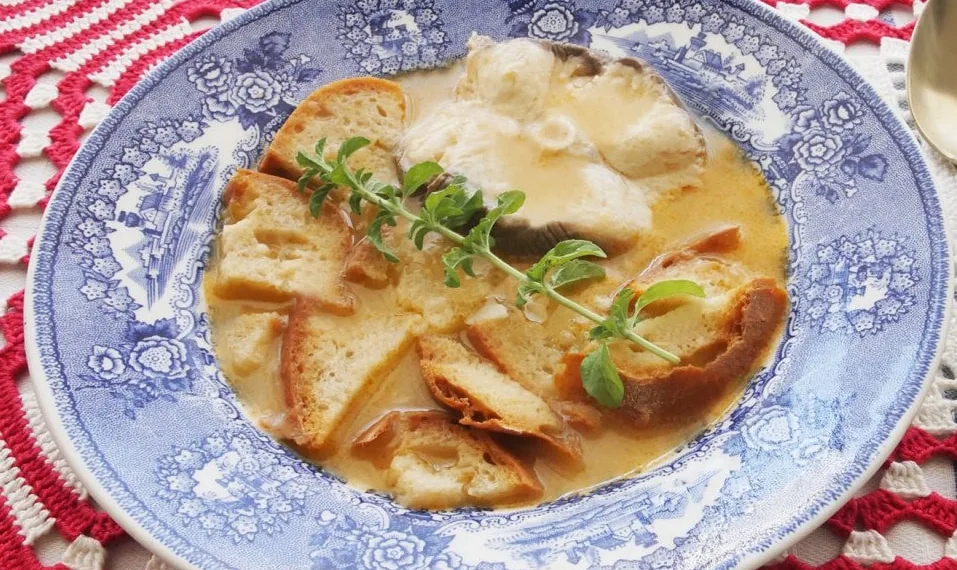 Sopa de cação à Alentejana