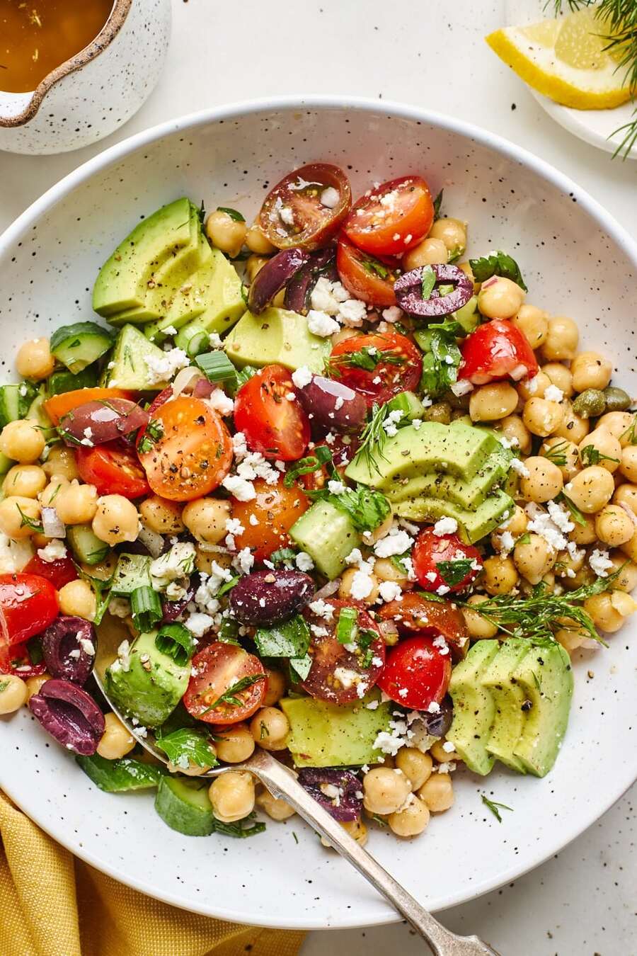 Salada de grão de bico com abacate Ruralea