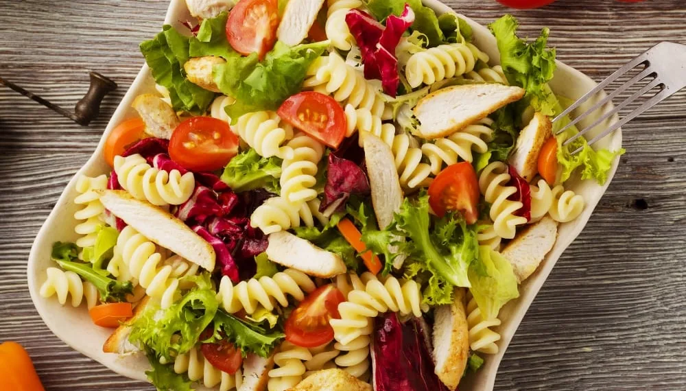 Salada fria de frango