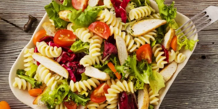 Salada fria de frango