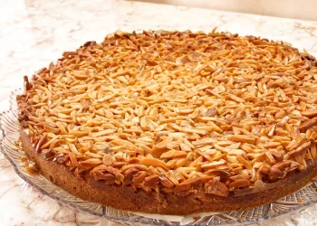 Tarte de amêndoa caramelizada