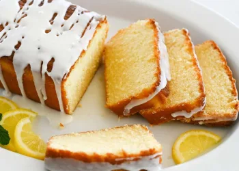 Bolo de natas e limão