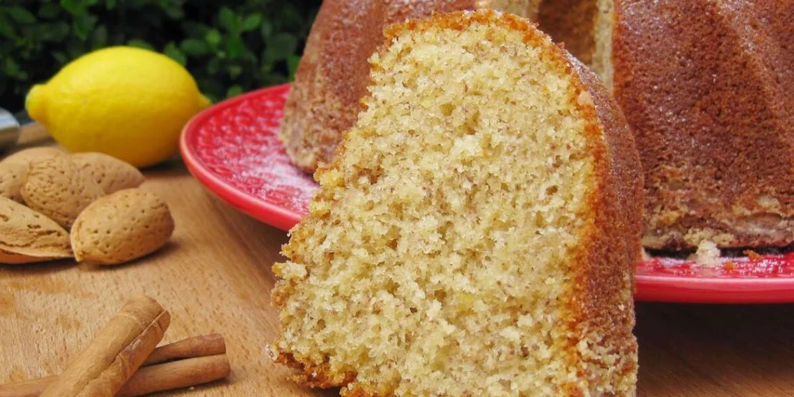 Bolo de limão e canela