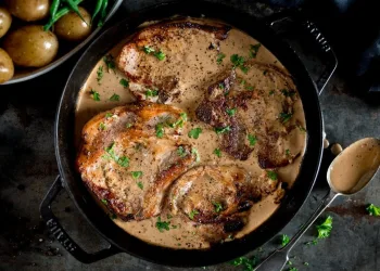 Costeletas com molho de mostarda