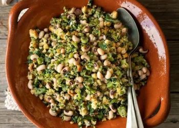 Migas de broa com couve