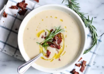 Sopa branca cremosa e fácil