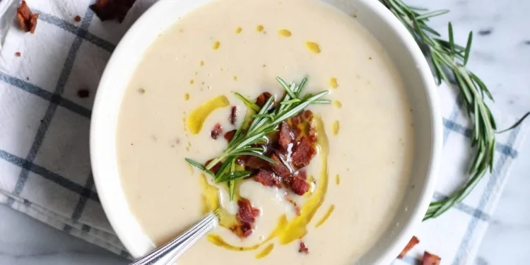 Sopa branca cremosa e fácil