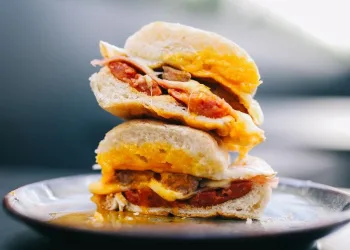 Prego no pão à portuguesa