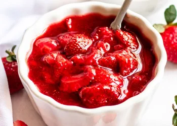 Topping de morango simples e rápido