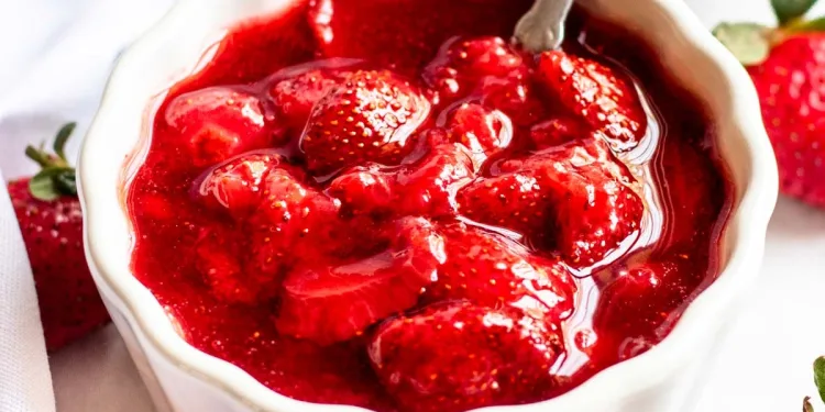 Topping de morango simples e rápido