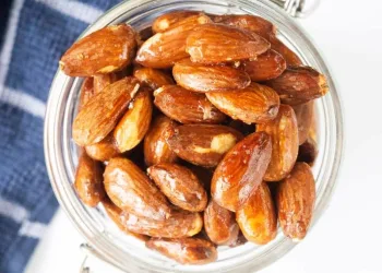 Amêndoas com mel e sal