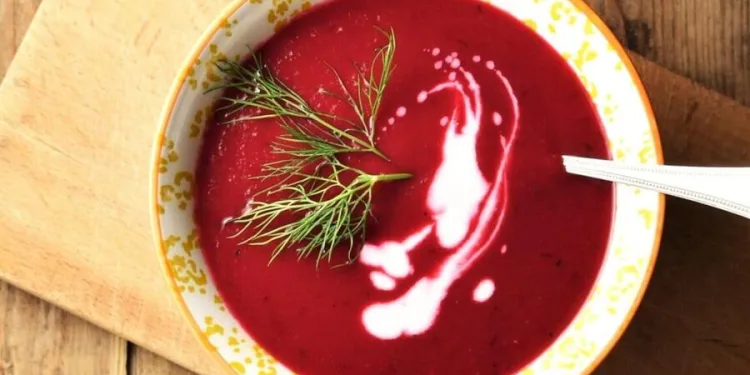 Sopa de beterraba à moda antiga