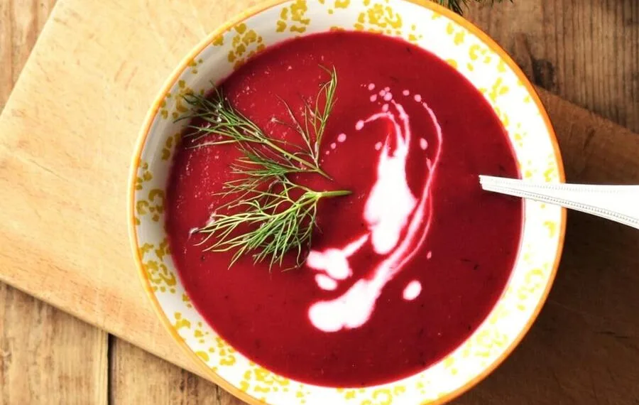Sopa de beterraba à moda antiga