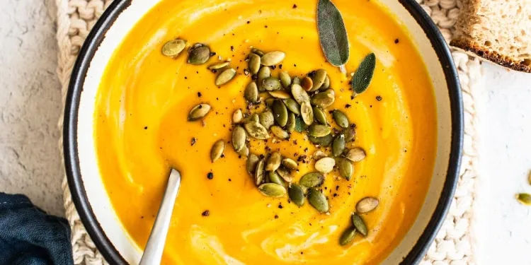 Sopa de abóbora e cenoura