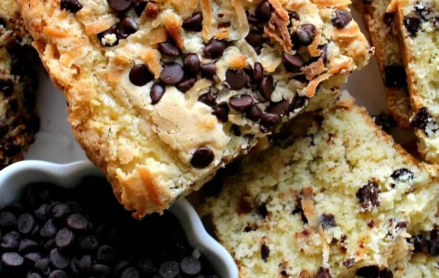 Bolo de coco e chocolate