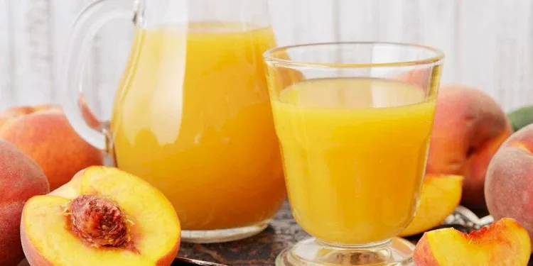 Sumo de pêssego natural