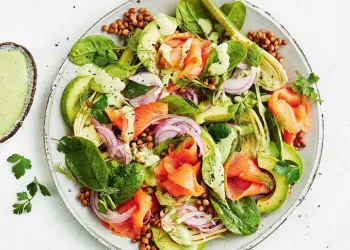 Salada de salmão fumado