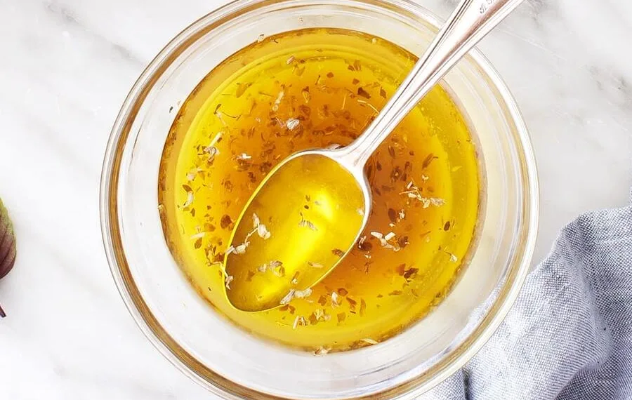 Molho vinagrete para salada de alface