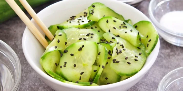 Salada de pepino japonesa