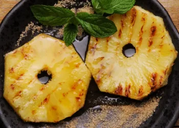 Ananás caramelizado