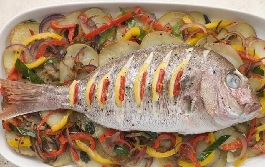 Dourada no forno com legumes