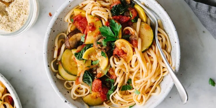 Massa com vegetais cremosa e fácil