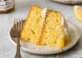 Bolo de mascarpone cremoso