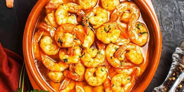 Camarão salteado com alho e piripiri