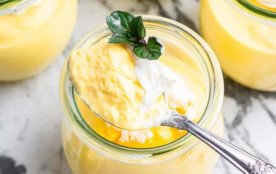 Mousse de ananás com natas