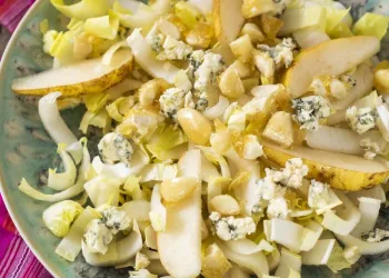 Salada de endívias com queijo