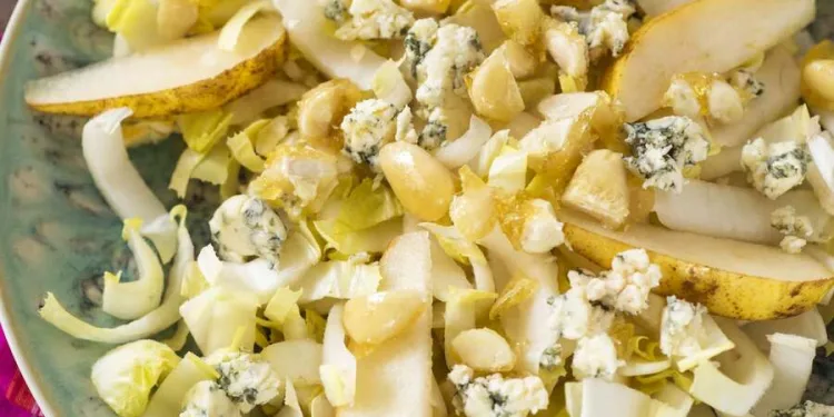 Salada de endívias com queijo