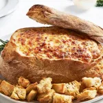 Pão recheado com mozzarella e presunto