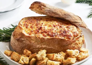 Pão recheado com mozzarella e presunto