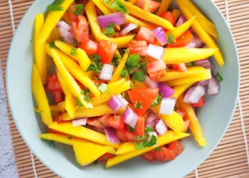 Salada de manga e tomate