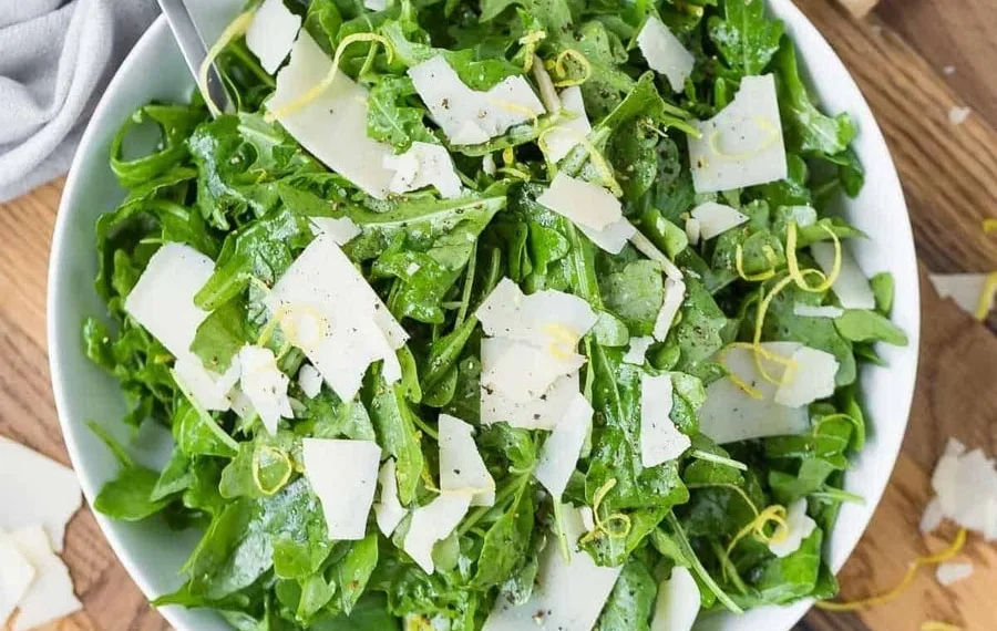 Salada de folhas verdes