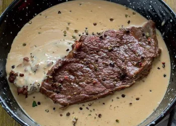 Bife com molho de pimenta