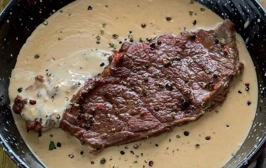 Bife com molho de pimenta