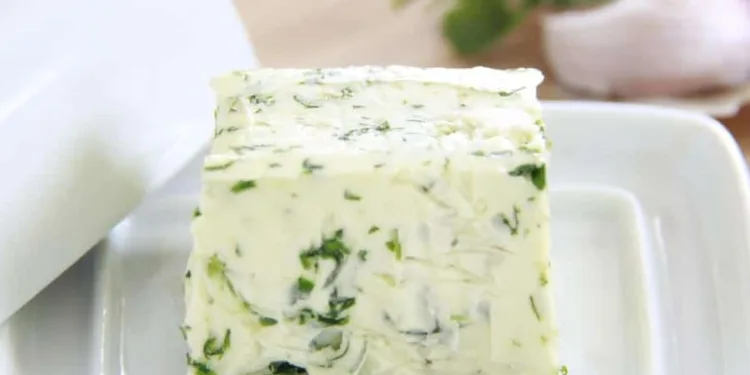 Manteiga de alho e salsa cremosa